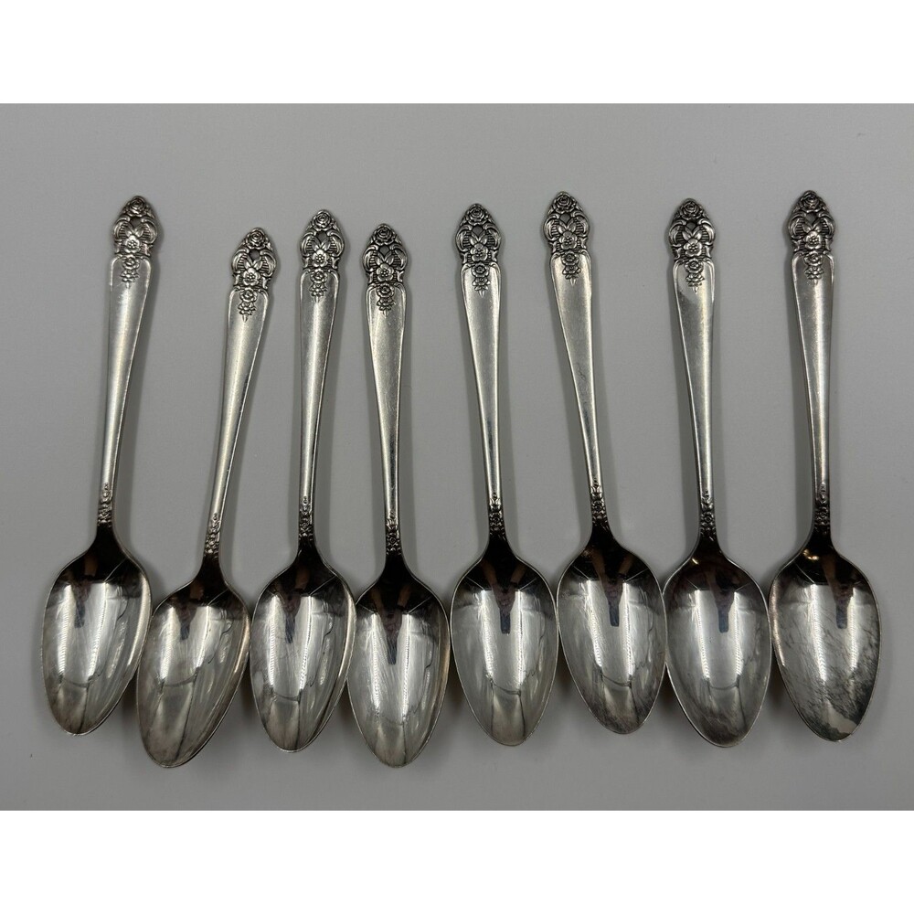 Set of 8 Vintage 1951-1961 Oneida Prestige Plate Distinction Tea Spoons 6 1/4"